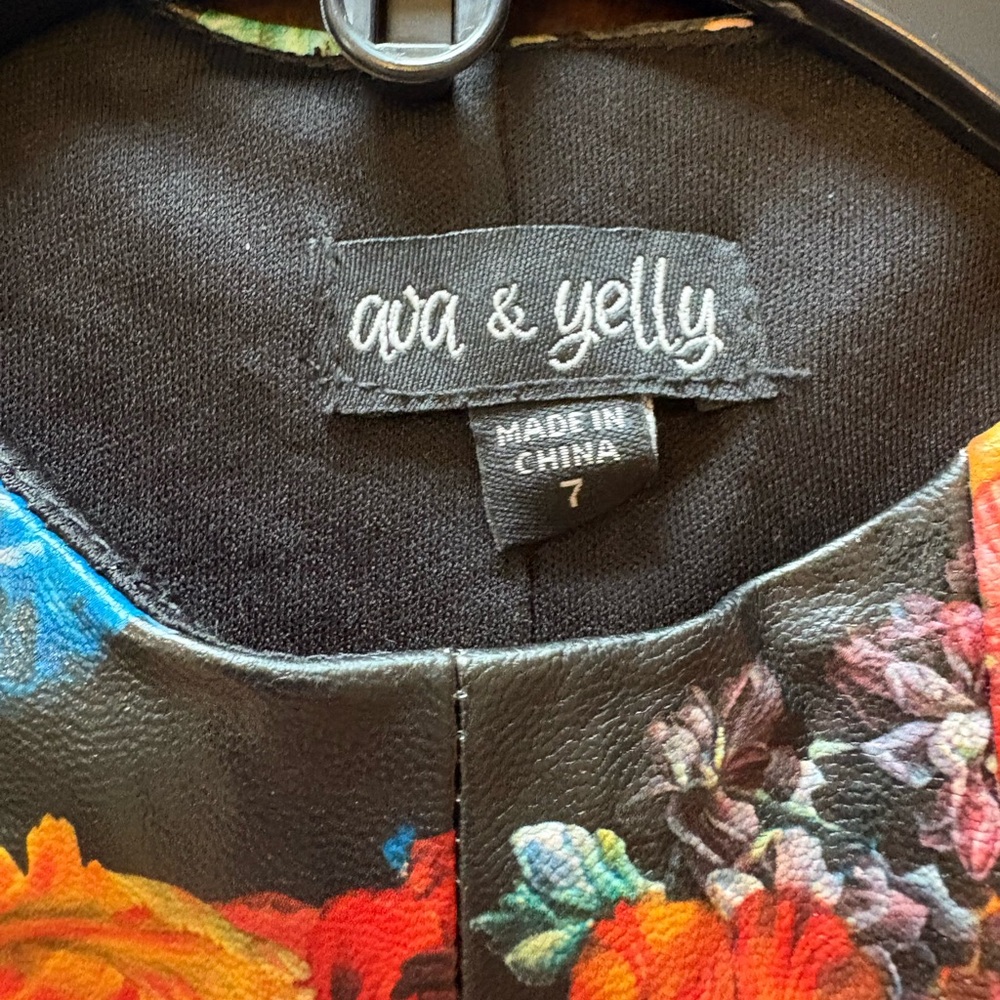 Ava & Yelly Floral Sleeveless Dress NWOT - Picture 4 of 9